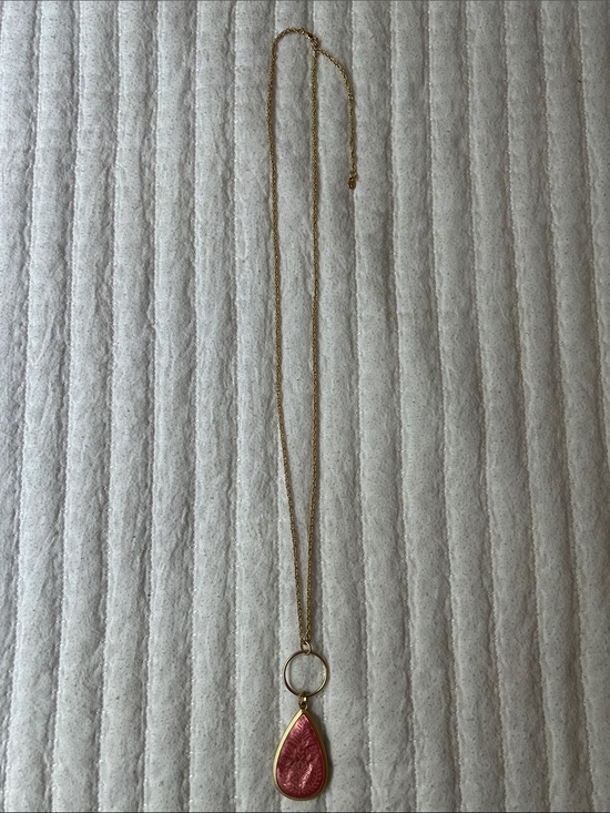 Spartina 449 Jewelry - Spartina 449 Gold Necklace with Pink Teardrop Pendant